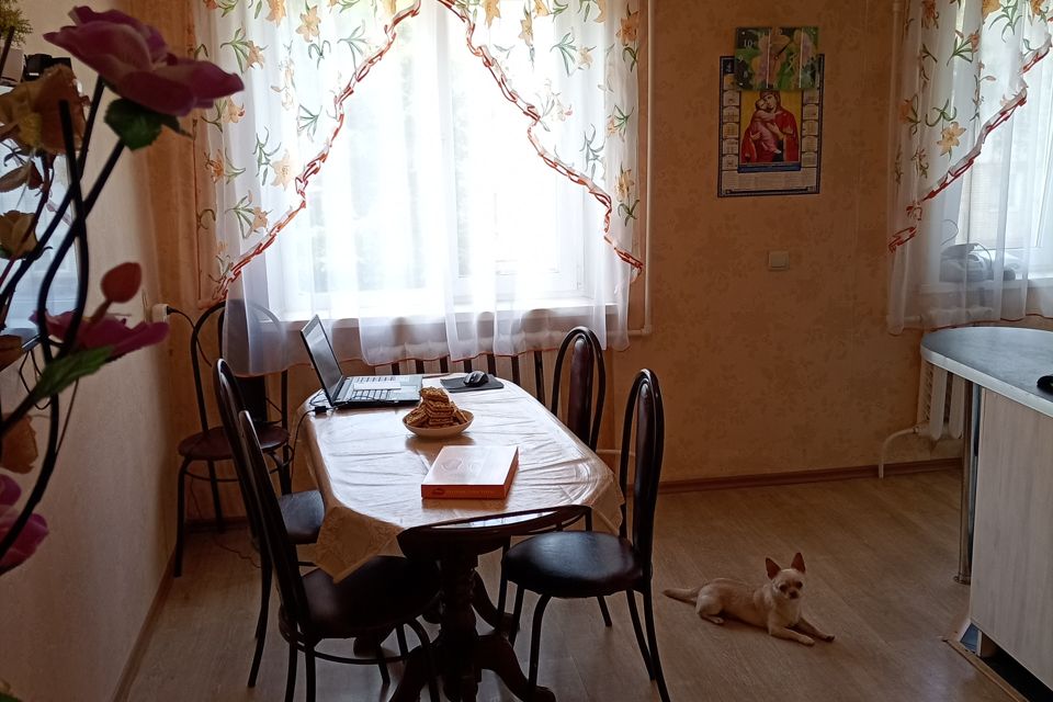 Продаётся 4-комнатная квартира, 63.2 м²