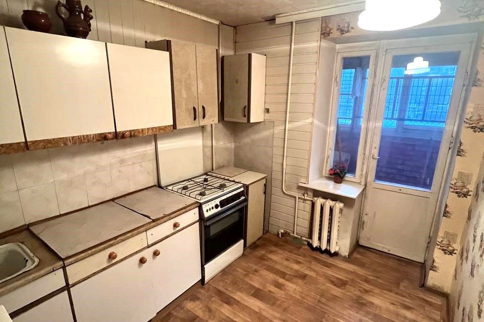 Продаётся 4-комнатная квартира, 77 м²