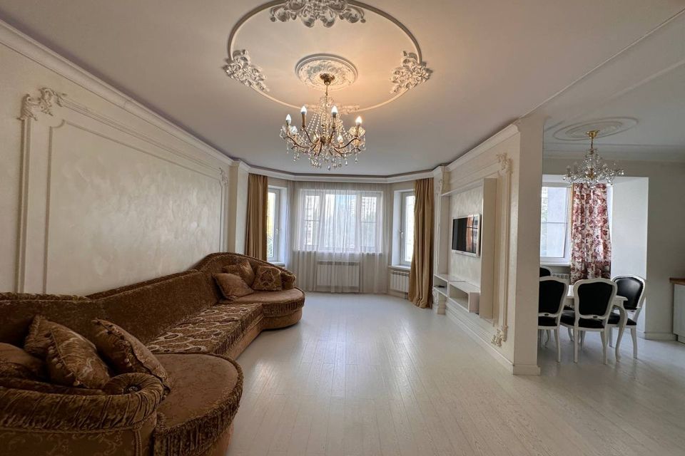 Продаётся 3-комнатная квартира, 104.24 м²