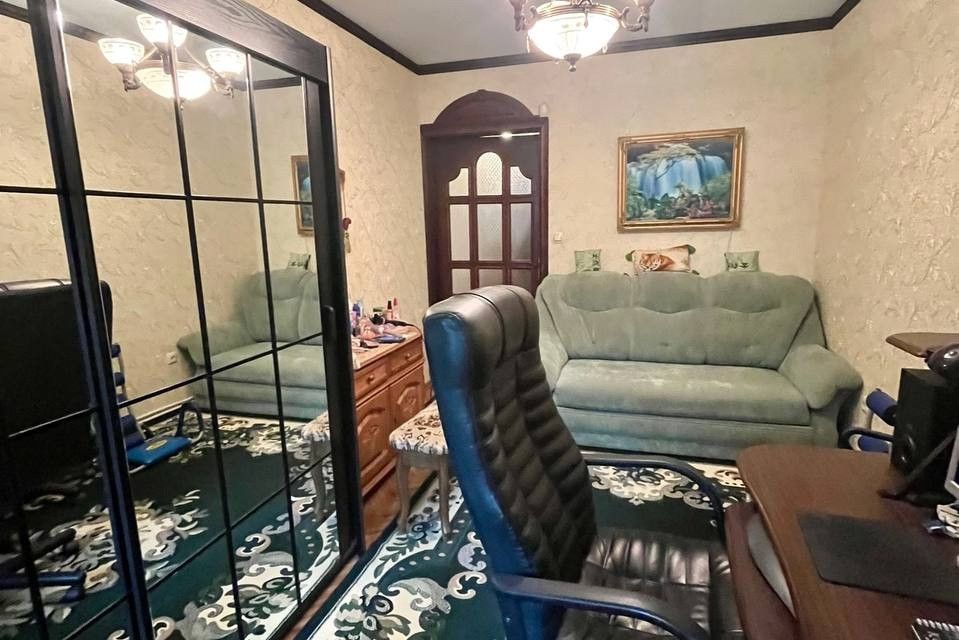 Продаётся 4-комнатная квартира, 114 м²