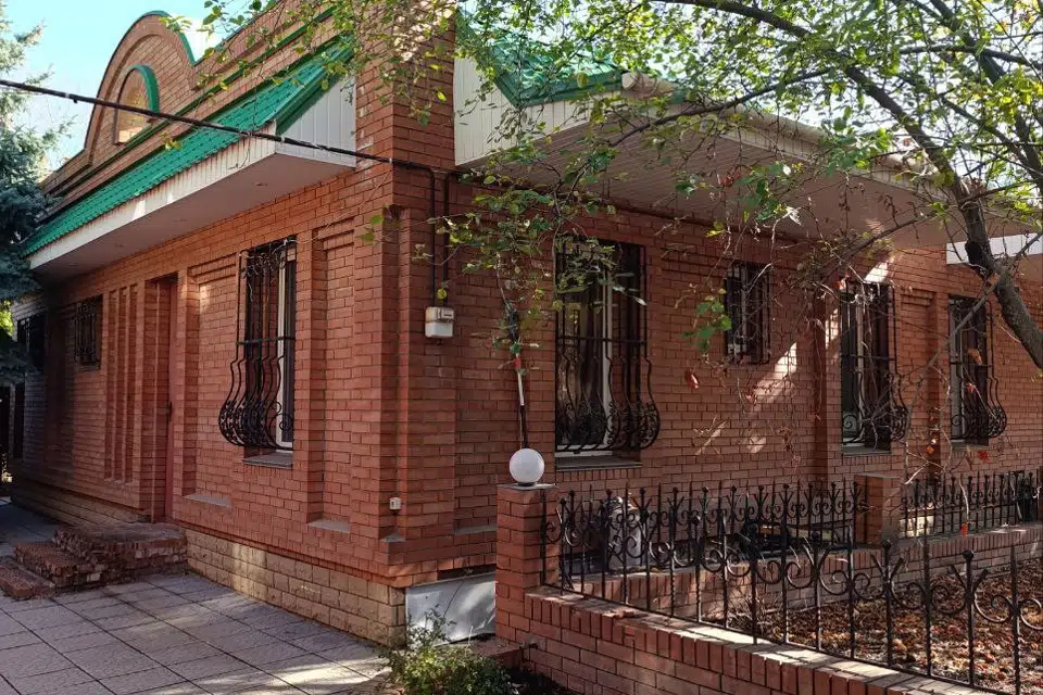 Продаётся 2-этажный дом, 480 м²