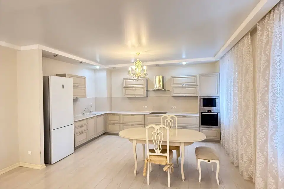 Продаётся 3-комнатная квартира, 108.6 м²