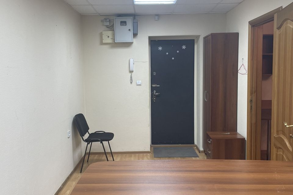 Продаётся 3-комнатная квартира, 39.2 м²