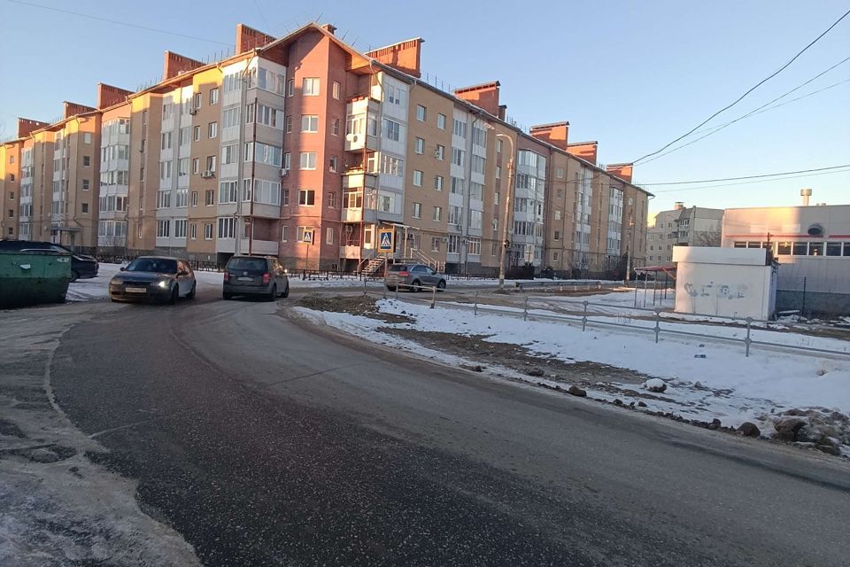 Продаётся 1-комнатная квартира, 67 м²