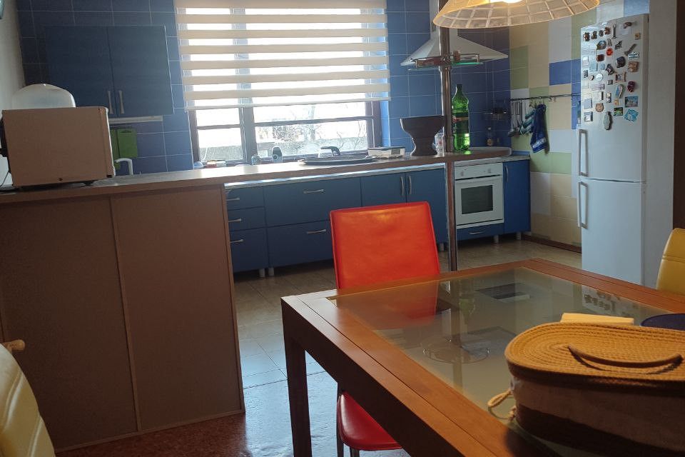 Продаётся 3-этажный дом, 246.2 м²