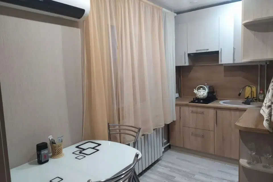 Продаётся 1-комнатная квартира, 343 м²