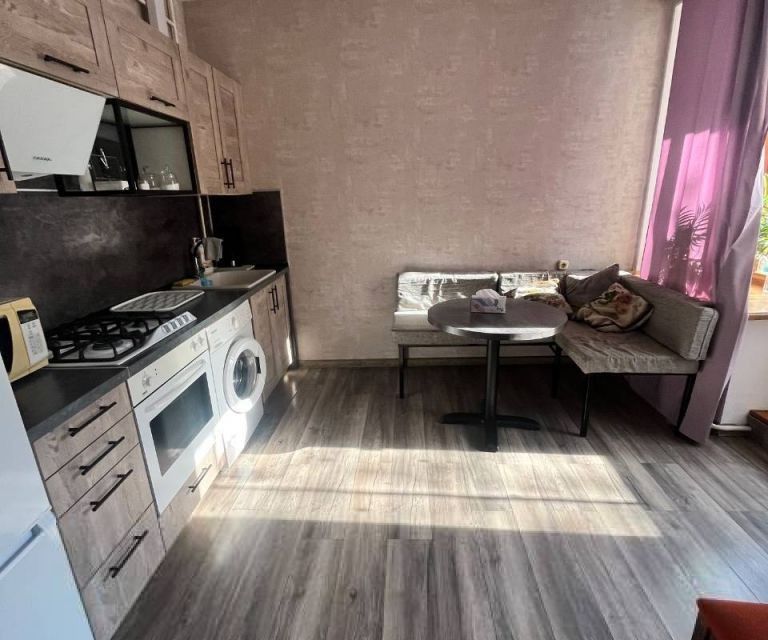 Сдаётся 1-комнатная квартира, 53 м²