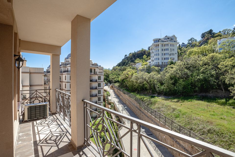 Продаётся 2-комнатная квартира, 77.6 м²