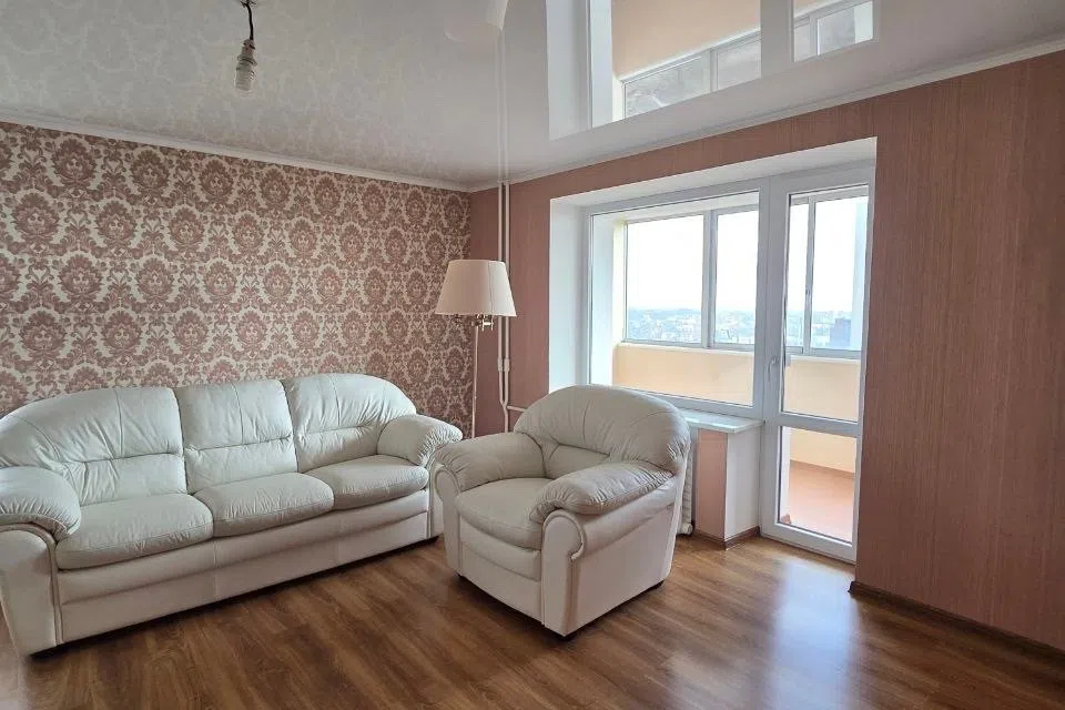 Продаётся 4-комнатная квартира, 100 м²