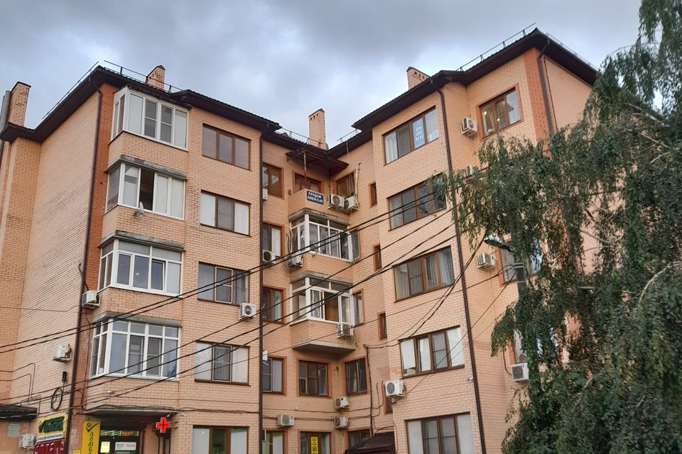 Продаётся 1-комнатная квартира, 43.6 м²
