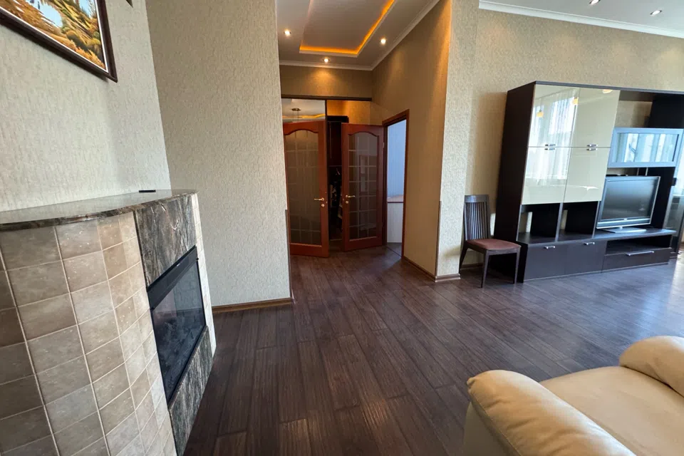 Продаётся 3-комнатная квартира, 103 м²