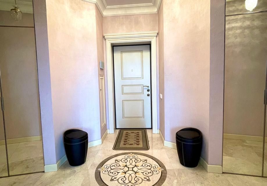 Продаётся 3-комнатная квартира, 120 м²