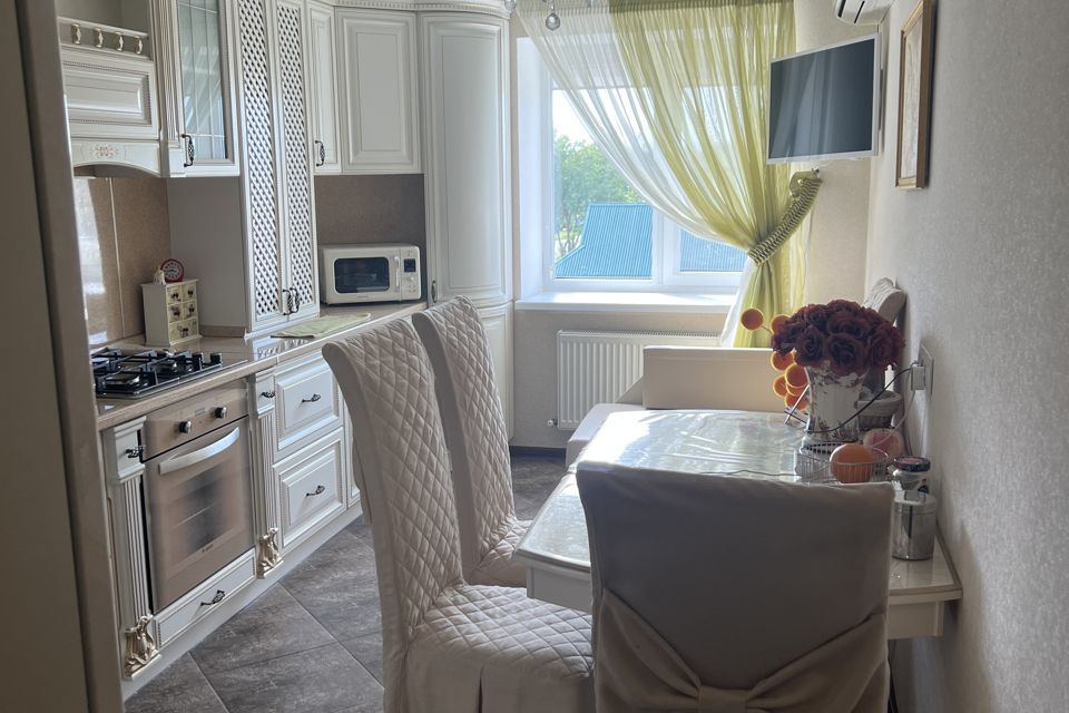 Продаётся 1-комнатная квартира, 43.3 м²