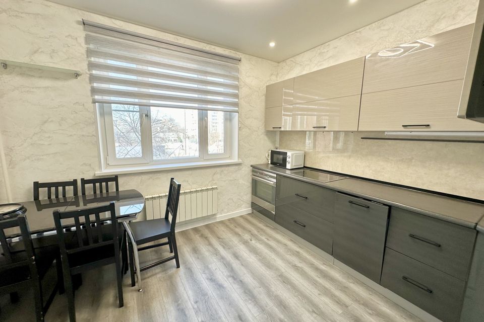 Продаётся 4-комнатная квартира, 95.8 м²