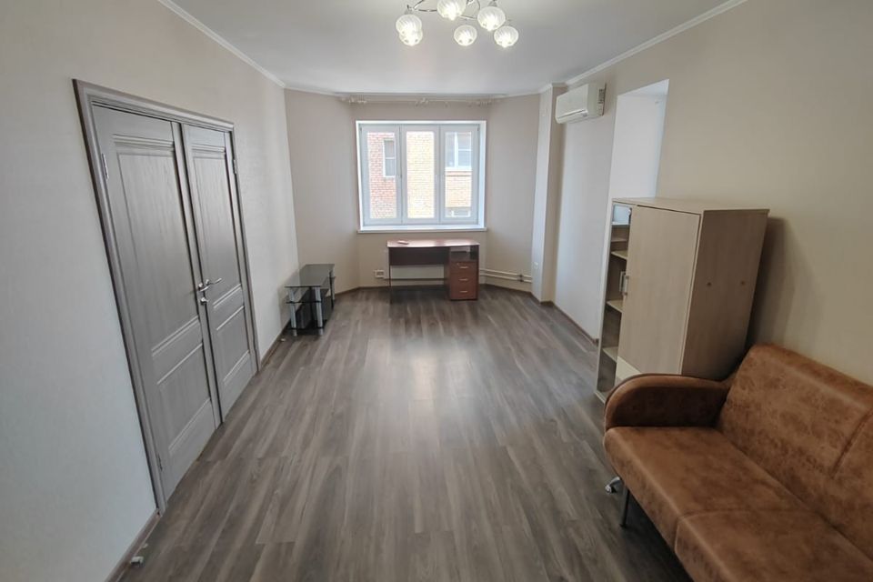Продаётся 2-комнатная квартира, 65 м²