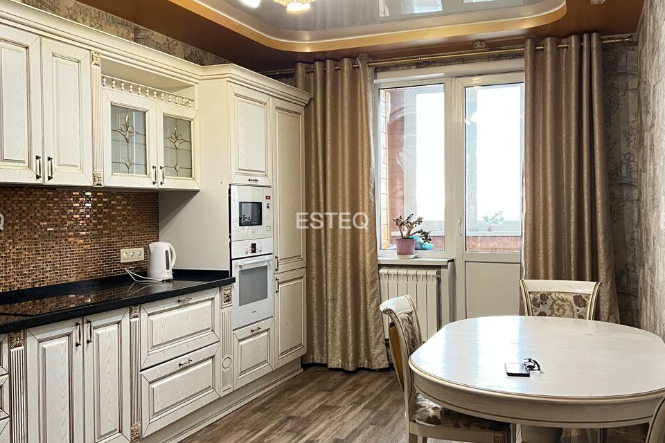 Продаётся 3-комнатная квартира, 98 м²