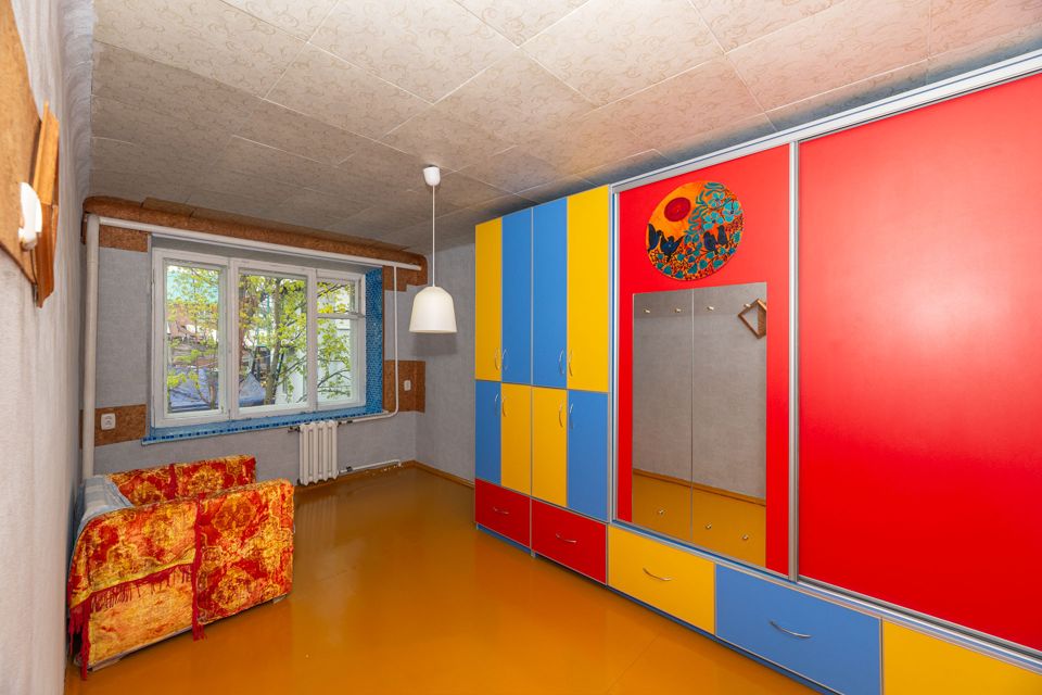 Продаётся 3-комнатная квартира, 50.6 м²