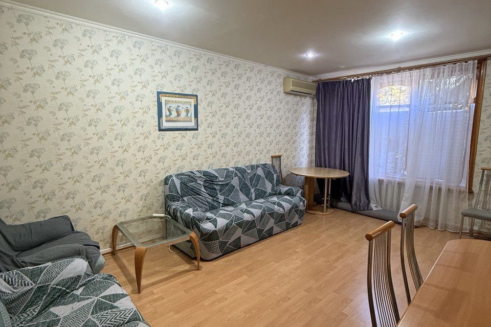 Продаётся 3-комнатная квартира, 1000 м²