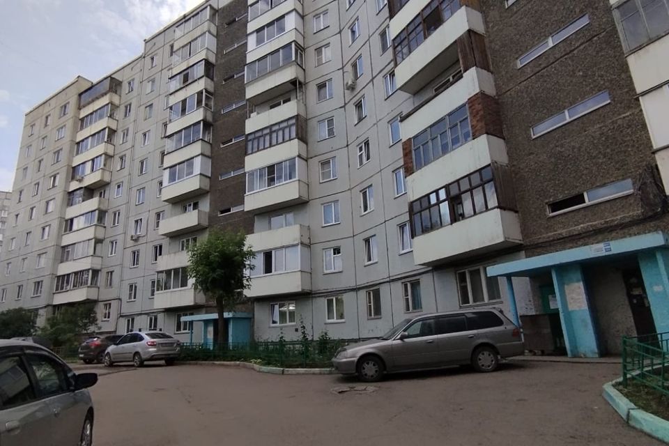 Продаётся 4-комнатная квартира, 82 м²
