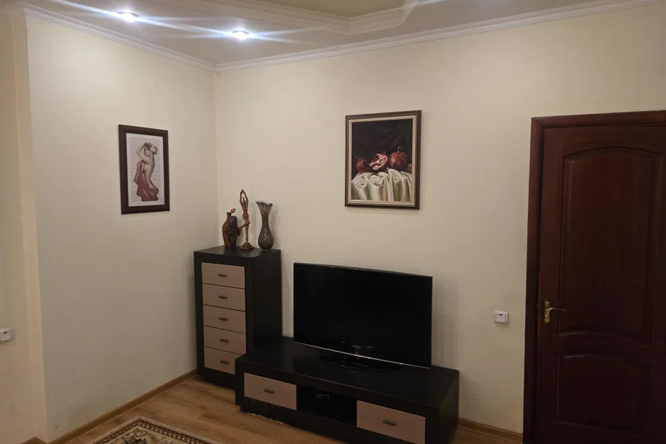 Продаётся 4-комнатная квартира, 148 м²
