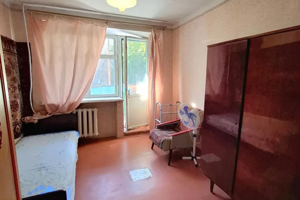 Продаётся 4-комнатная квартира, 60 м²
