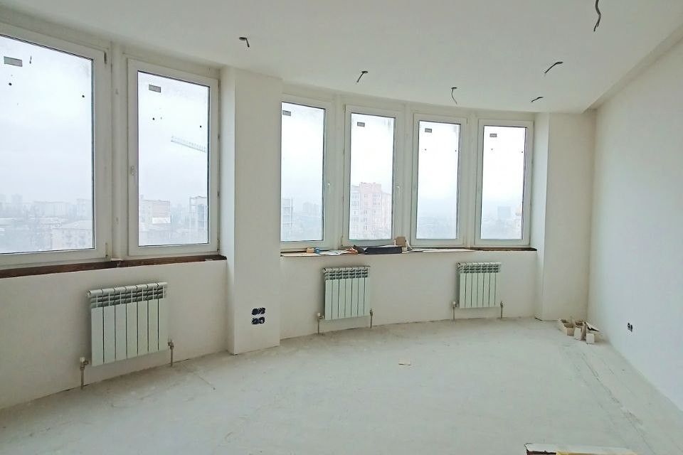 Продаётся 3-комнатная квартира, 125 м²