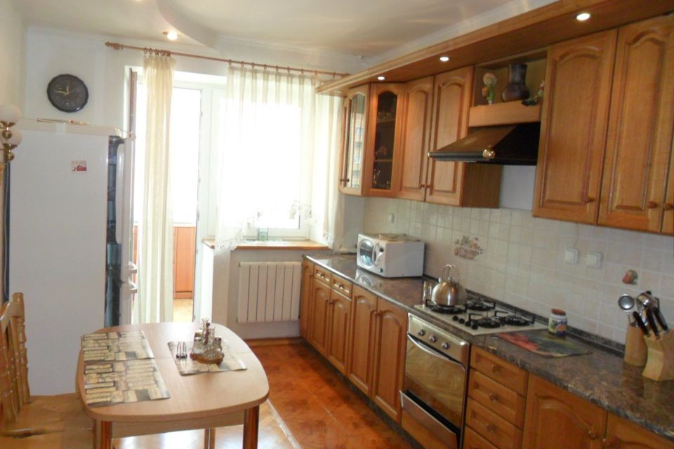 Продаётся 1-комнатная квартира, 42 м²