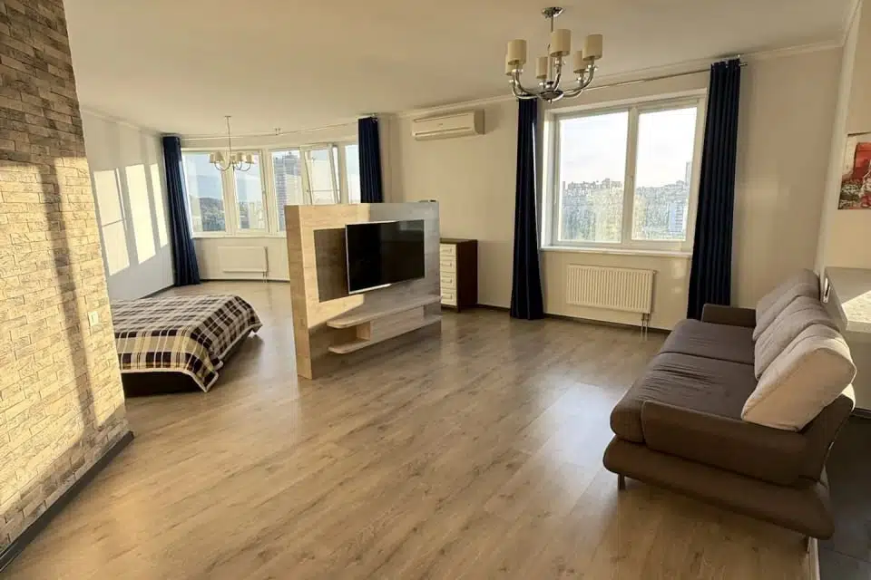 Продаётся студия, 58 м²