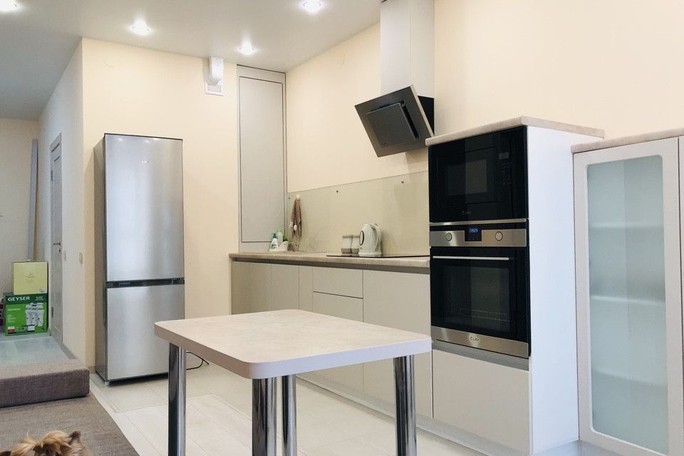 Сдаётся 1-комнатная квартира, 42 м²