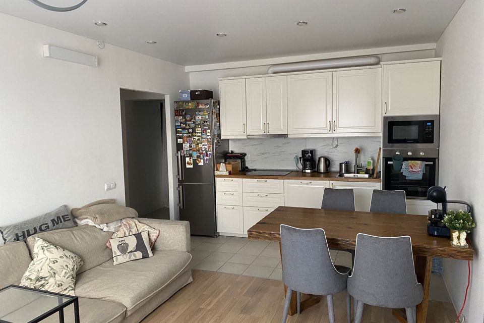 Продаётся 4-комнатная квартира, 109.9 м²