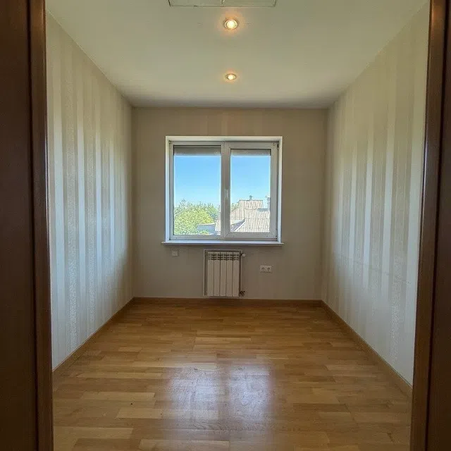 Продаётся 2-этажный дом, 140 м²