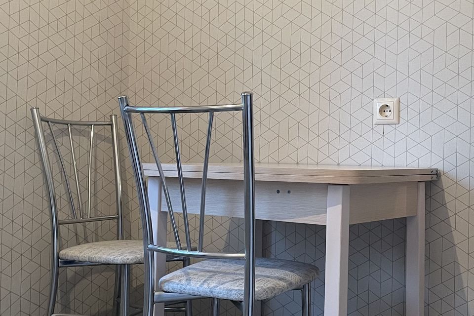 Продаётся 4-комнатная квартира, 63.1 м²