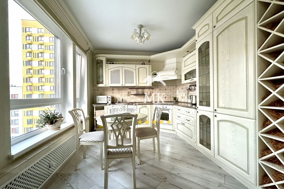 Продаётся 2-комнатная квартира, 70.3 м²