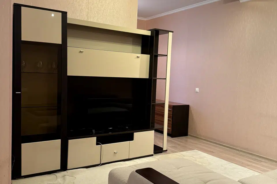 Продаётся 1-комнатная квартира, 46.8 м²
