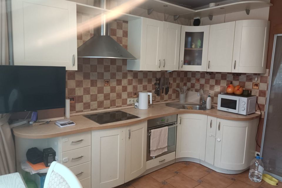 Продаётся 2-комнатная квартира, 63.6 м²