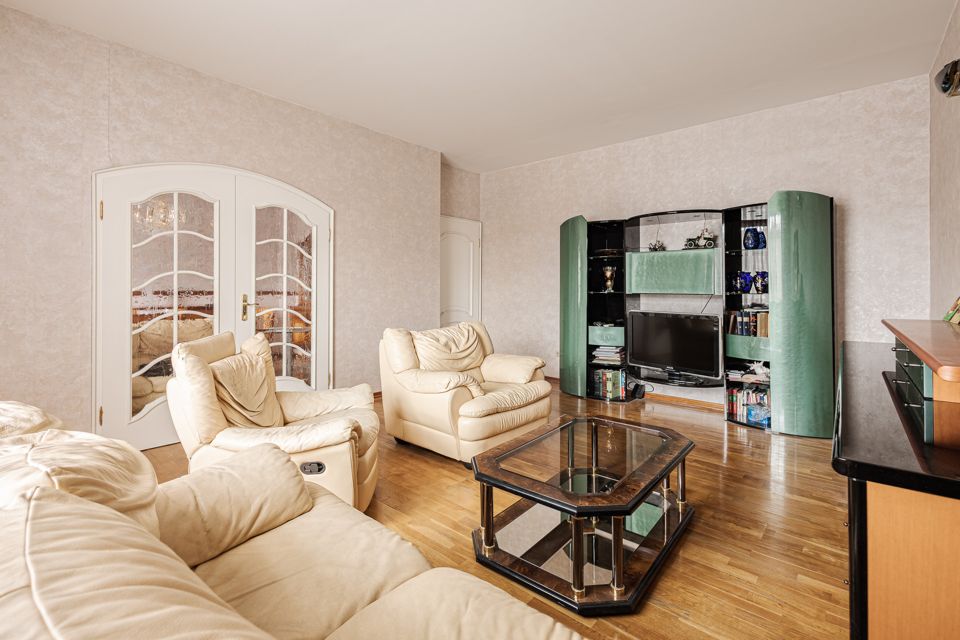 Продаётся 4-комнатная квартира, 116 м²