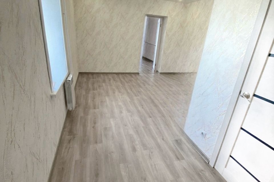 Продаётся 1-комнатная квартира, 63.3 м²
