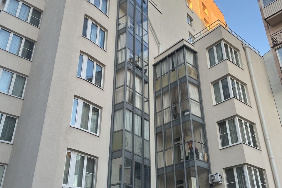 Продаётся 1-комнатная квартира, 56 м²