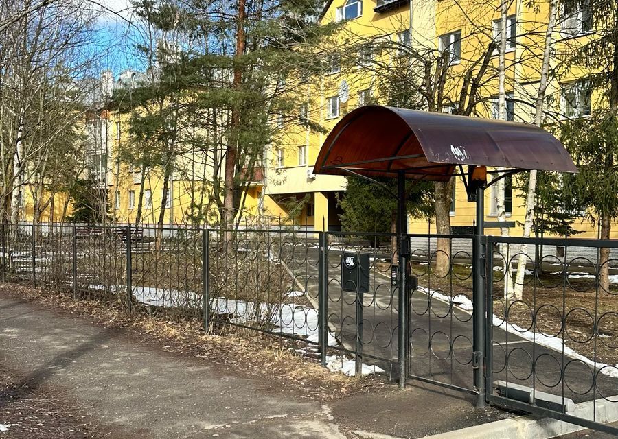 Продаётся 3-комнатная квартира, 159.3 м²