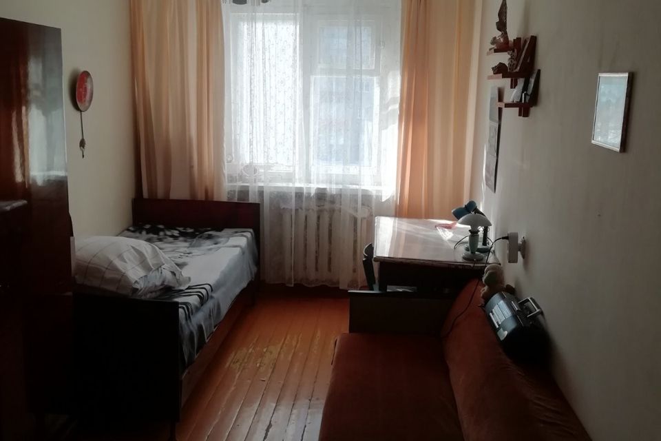 Продаётся 3-комнатная квартира, 57.3 м²