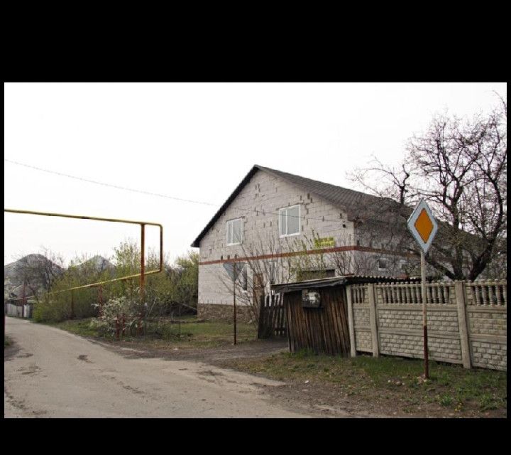 Продаётся 2-этажный дом, 415 м²