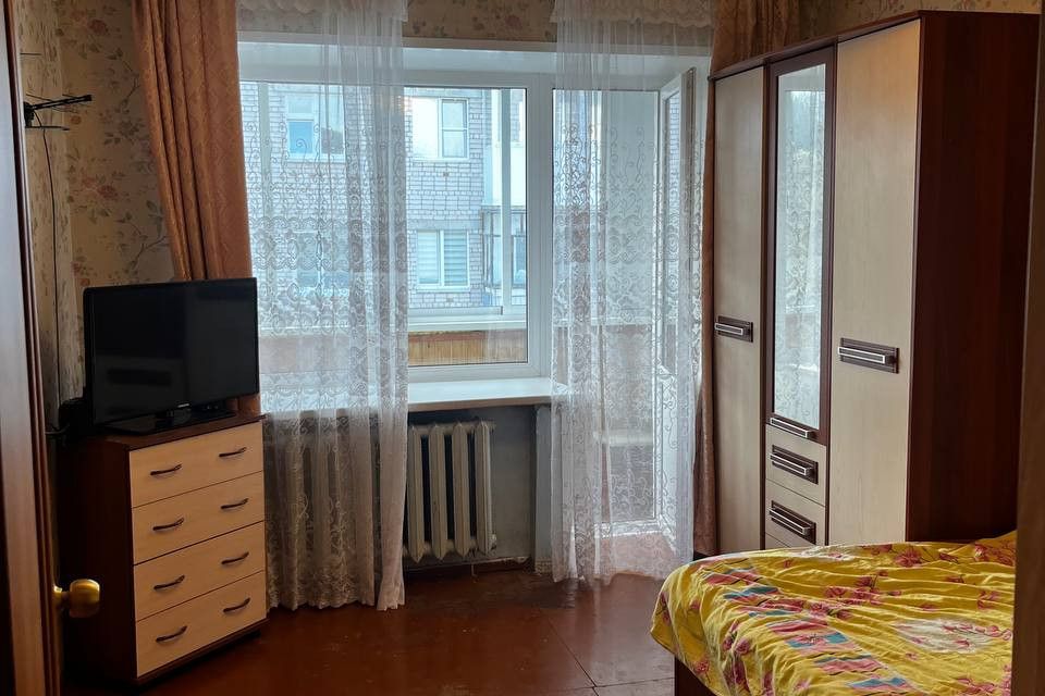 Продаётся 4-комнатная квартира, 61.2 м²