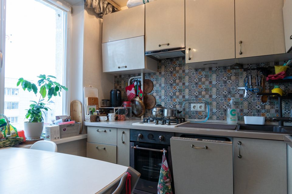 Продаётся 3-комнатная квартира, 58.9 м²