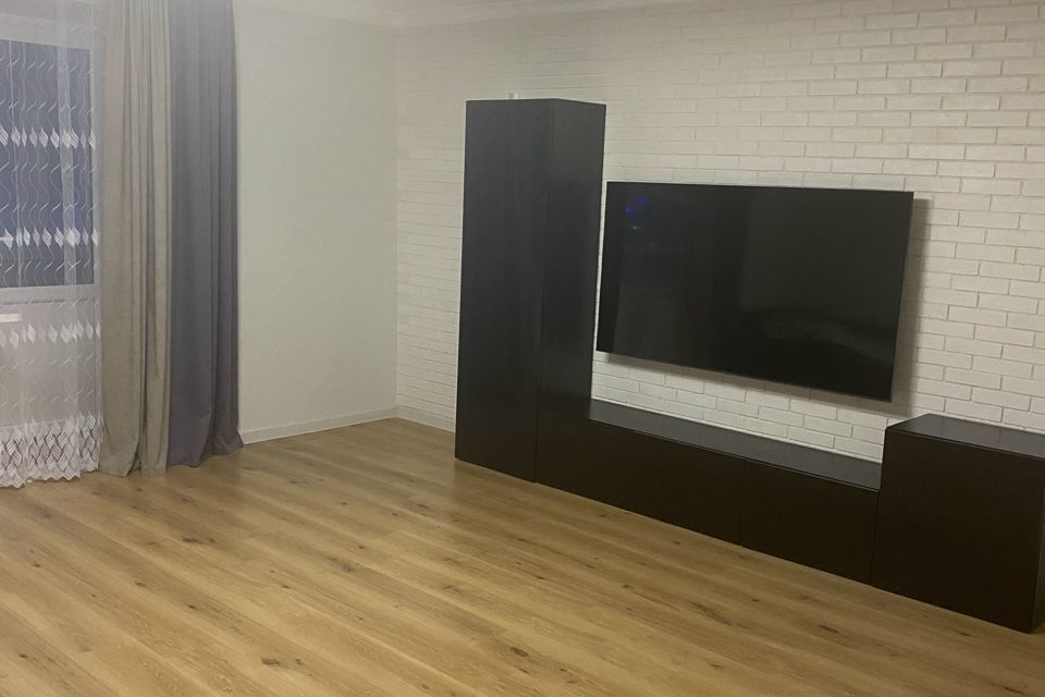 Продаётся 3-комнатная квартира, 105 м²