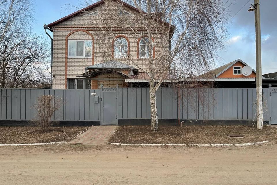 Продаётся 2-этажный дом, 120 м²