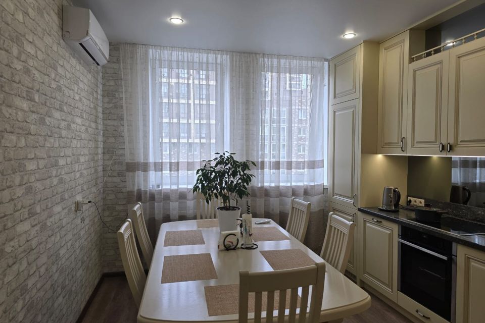 Продаётся 4-комнатная квартира, 85.7 м²