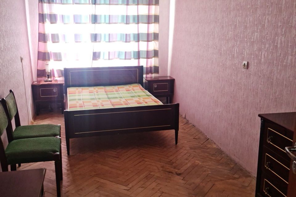 Продаётся 3-комнатная квартира, 58.3 м²