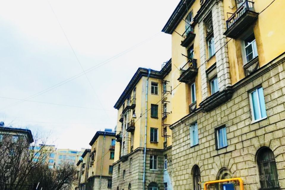 Продаётся комната в 5-комн. квартире, 8.2 м²