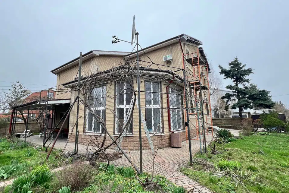 Продаётся 3-этажный дом, 390 м²