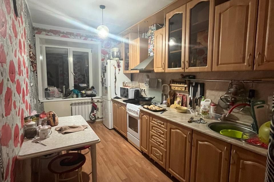 Продаётся 4-комнатная квартира, 77.4 м²